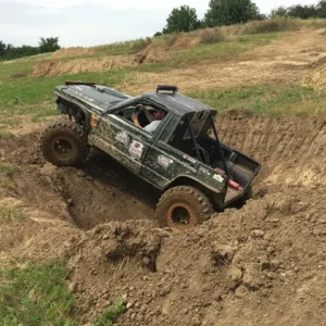 Off Road élményvezetés - Image 8