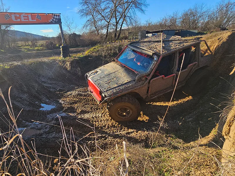 Off Road élménytaxi - Image 3